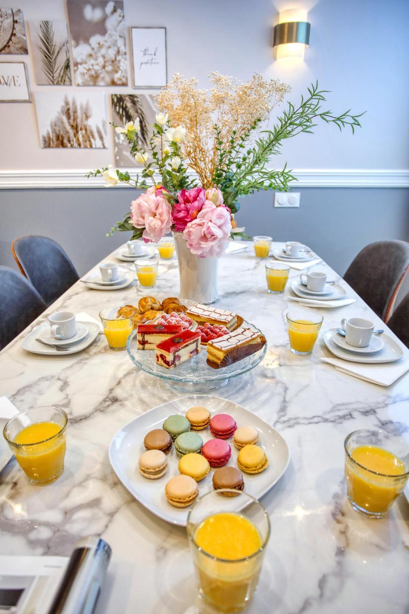 Elegant Triplex In Paris - Ideal For 10 - Aircon Екстериор снимка